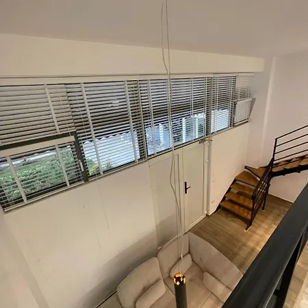 Isla Apartment *